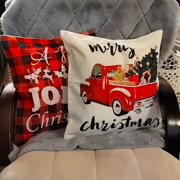 NWT SET OF 4 Christmas Decorations Pillow Covers 18x18 - Picture 3 of 12